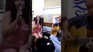 MARA PINHEIRO E SILVIO DUARTE TOCANDO " FULLGÁS" NO RESTAURANTE SIRIGADO EM FORTALEZA