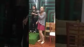 Niña de 13 años en USA canta LOS LAURELES