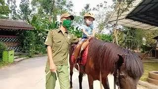 Kokoh Rahesya Naik kuda Poni Ke2 kalinya 😀😀😀