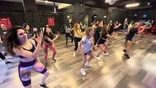 É MADEIRA OU NÃO É - Parangolé // Coreografía Stylo