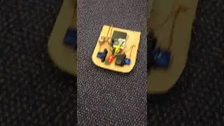 Microbit controlling a robot 