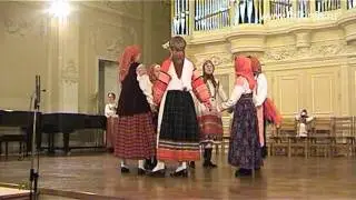 Народный праздник.  Сама иду по каменю