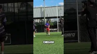 O goleiro humilhou os jogadores!