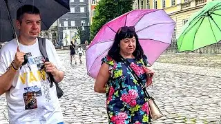 ☔️Львів під парасолькою. Дощ, Шевська, площа Ринок, кафе та ресторани. #львівплощаринок
