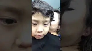 ăn vạ mẹ