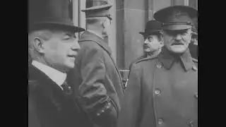 Robert Lansing w towarzystwie wojskowych i dyplomatów. Paryż, 16 grudnia 1918