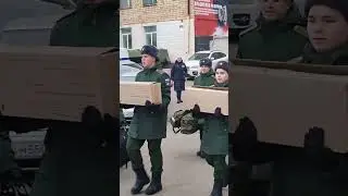позеленел пацан