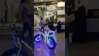 Dance with lighting Bicycle Boy #dubaiuk01 #automobile #viral #motivation