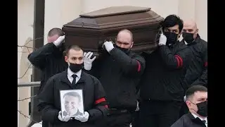 Навальный,кто лежит в его гробу?