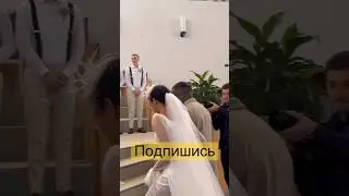 Вход невесты в зал МСЦ ЕХБ 