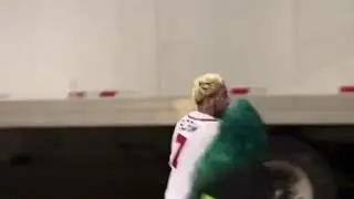 $crim and Pouya playing basketball