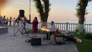 Не исчезай.