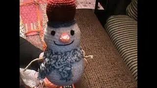 Muñeco de nieve de porexpán y crochet
