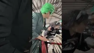 Zoro Fixing his Swords and this happen 🤣 #shorts #anime #onepiece #cosplay