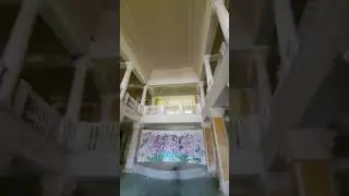 Гагра. Абхазия. Здание заброшенного Зимнего театра (бывший кинотеатр 