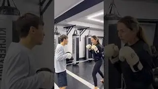 Boxing girl 