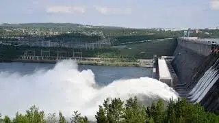 Усть Илимская ГЭС, сброс воды