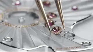 Made in Glashütte: 12 Inserting chatons