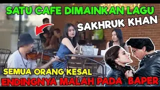 gembel mainkan lagu sakhrukh khan, semua terpesona, meskipun hampir di tendang.