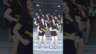 goyang tiktok rok mini ketat