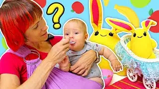 ¡Mamá de Lucky hace una deliciosa papilla para su bebé! Juguetes de peluche para niños