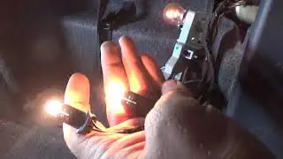 Replacing the taillight bulbs on a Skoda Octavia A5