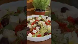 Кабачки з фетою і томатами ! Тепер #сезонкабачків чекаємо всією сім’єю! #здоровехарчування