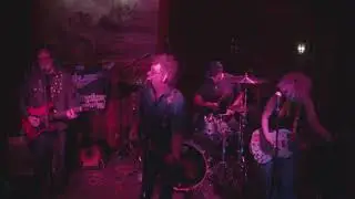 Supremium live at the Redwood Bar