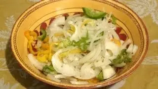 How to make habanero salsa, great for spicy food lovers.