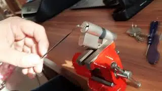 EVVA DPI Lockpicking