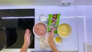 Слоеный рулет с курицей и грибами
