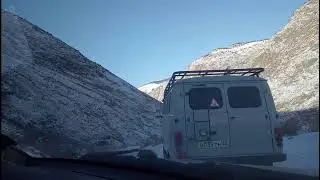 Спуск по серпантину с перевала Кату-Ярык в долину реки Чулышман