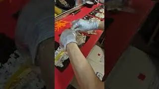 我老婆卷得特快。为什么她这么快？大家请看看。정말 빨리 마네요. 이유는? #food #참치김밥 #김밥말기