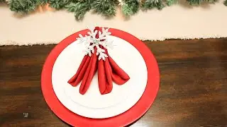 Christmas Napkin Folding | Doblando Servilletas