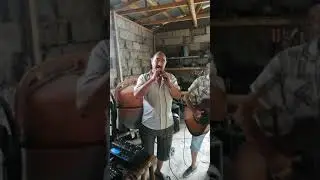 Сельские мужики отжигают в гараже