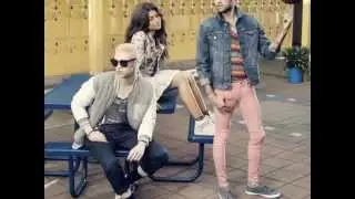 ANTM Cycle 20-Photoshoot 8-Flawsome with Zendaya and Shaun Ross
