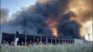 Vasto incendio in zona Bellavista a Taranto: in fiamme un deposito / video 5