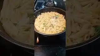CREAMY BACON SPINACH PASTA