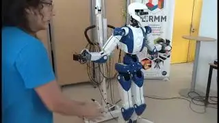 Mi primera prueba experimental con el robot humanoide HRP4