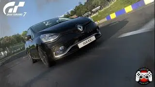 Gran Turismo 7 :  Une RS, 3 murs et une Alpine