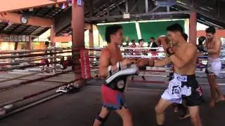 Johnny Nguyen from "Tom Yam Koong" training at Fairtex