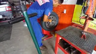 trocando 4 pneus da estrada e balanceando