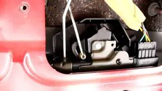 1998 Volvo V70 tailgate lock assembly