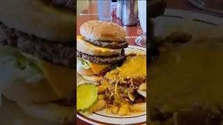 Doing it real Big at Bob's Big Boy in Burbank California #lunch #milkshake #cheeseburger #chilli