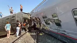 Катастрофа в России: Поезд Сошел с Рельс - 140 Пострадавших!