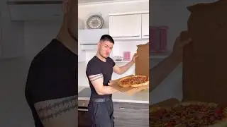 SHARE WITH FRIENDS 😂🍕