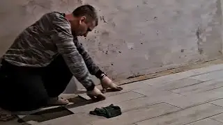КАК НЕ НАДО КЛАСТЬ ПЛИТКУ НА ПОЛ В СТАЛИНКЕ...