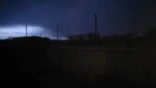 В ОДНОМ КОНЦЕ ПОЛЯ НОЧЬ, А В ДРУНО СТ НОЧЬ