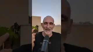 אבל הוא מציץ לי בסטורי...