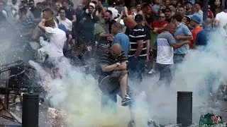 #Euro2016 : #England fans in fresh clashes with riot police in #Marseille